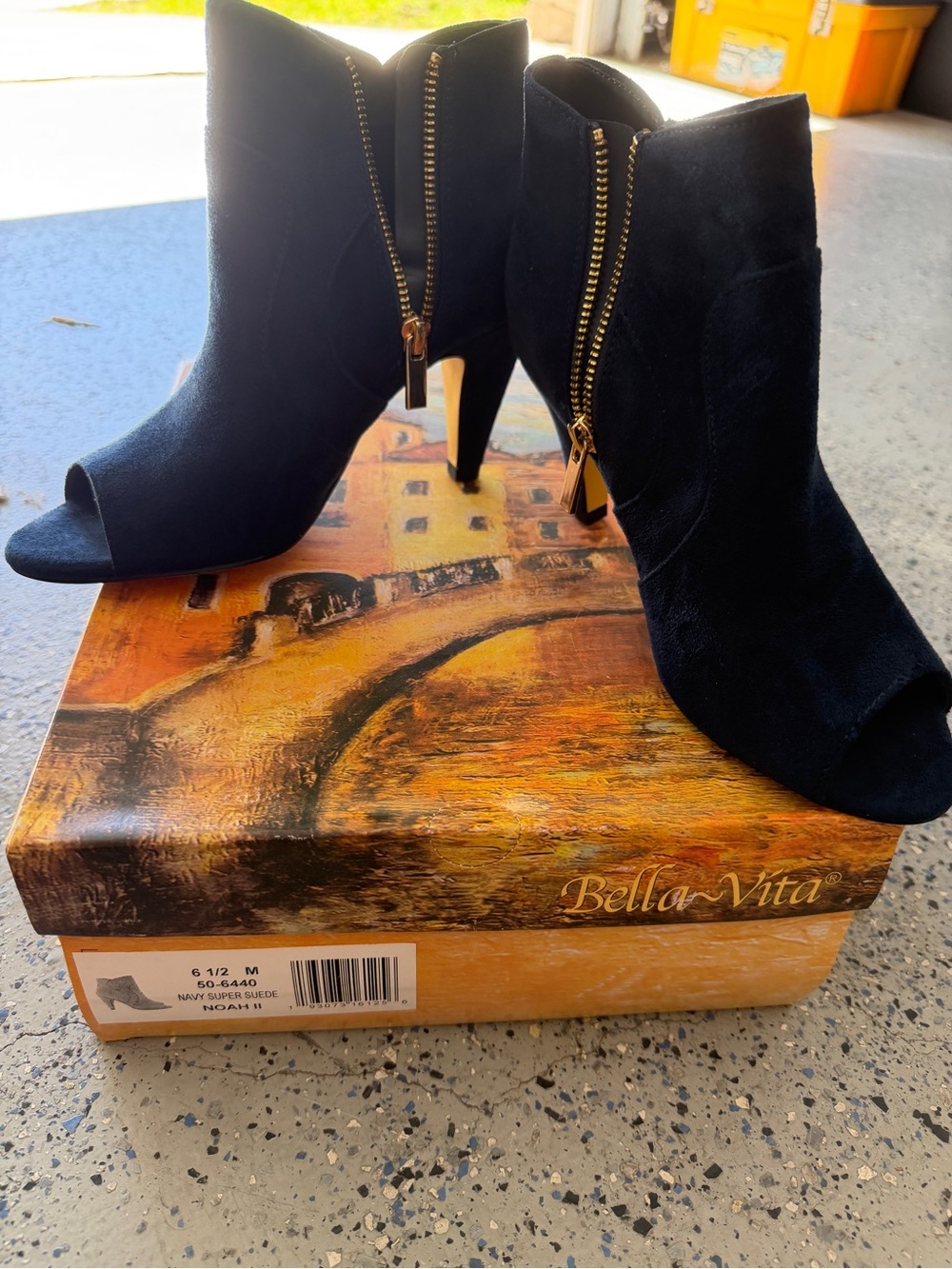 NEW Bella Vita Nona II Navy Suede Peep Toe Booties Heels 6.5 M